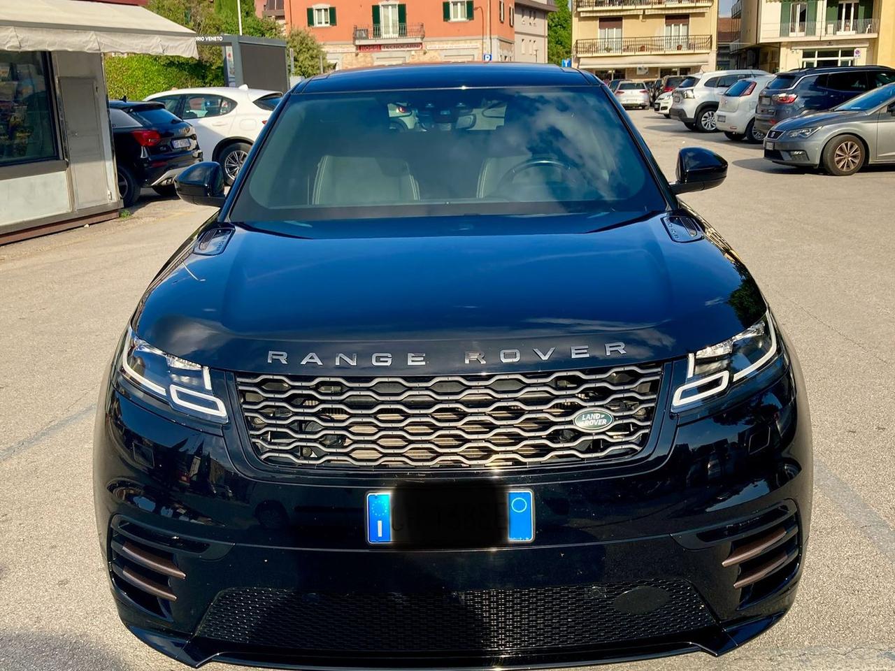 Land Rover Range Rover Velar D 240 R-Dynamic SE