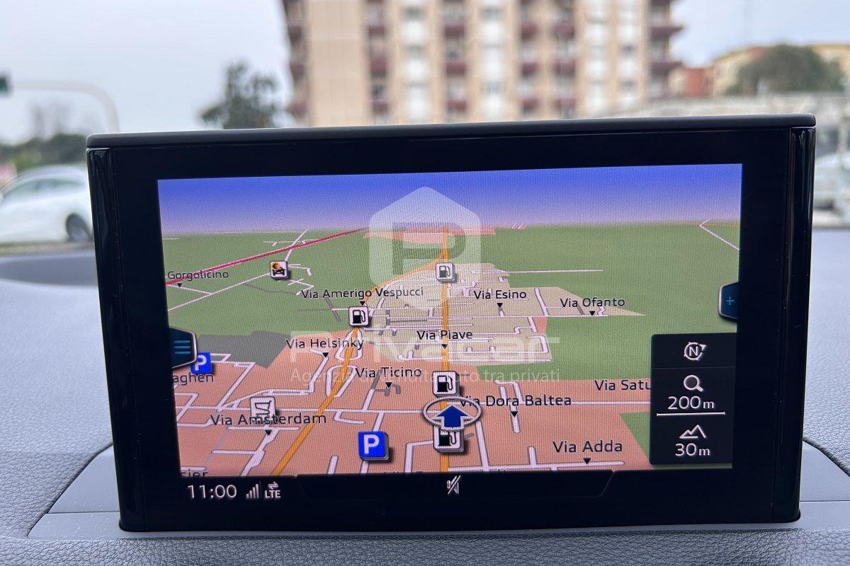 AUDI Q2 30 TDI S tronic Business