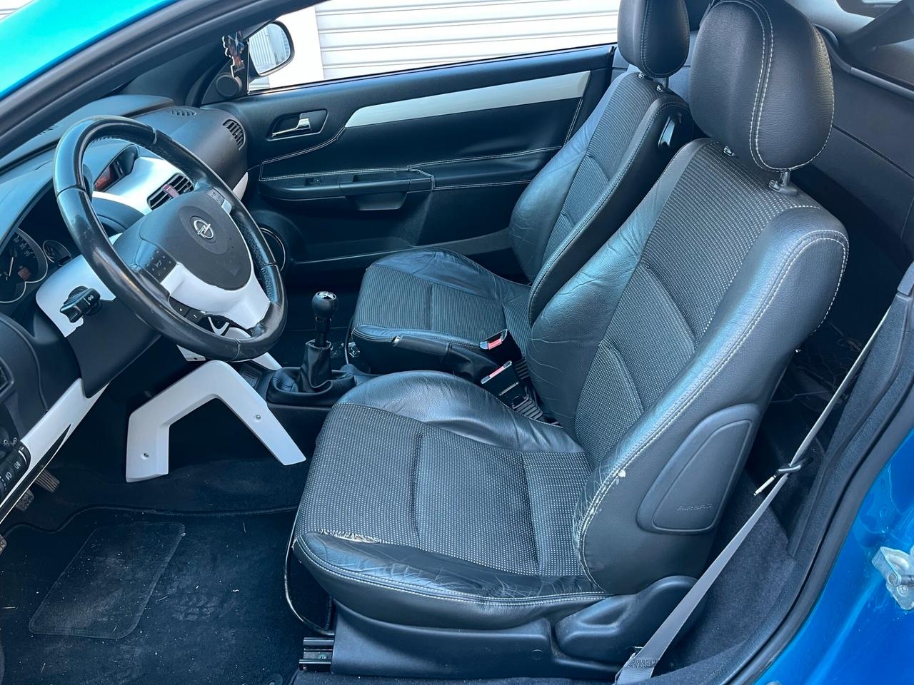 Opel Tigra TwinTop 1.4 16V Sport CABRIO