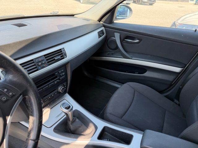 BMW 318 i cat Touring Attiva