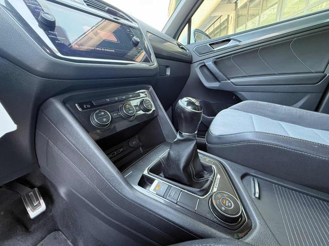 VOLKSWAGEN Tiguan 2.0 TDI 4MOTION R-LINE