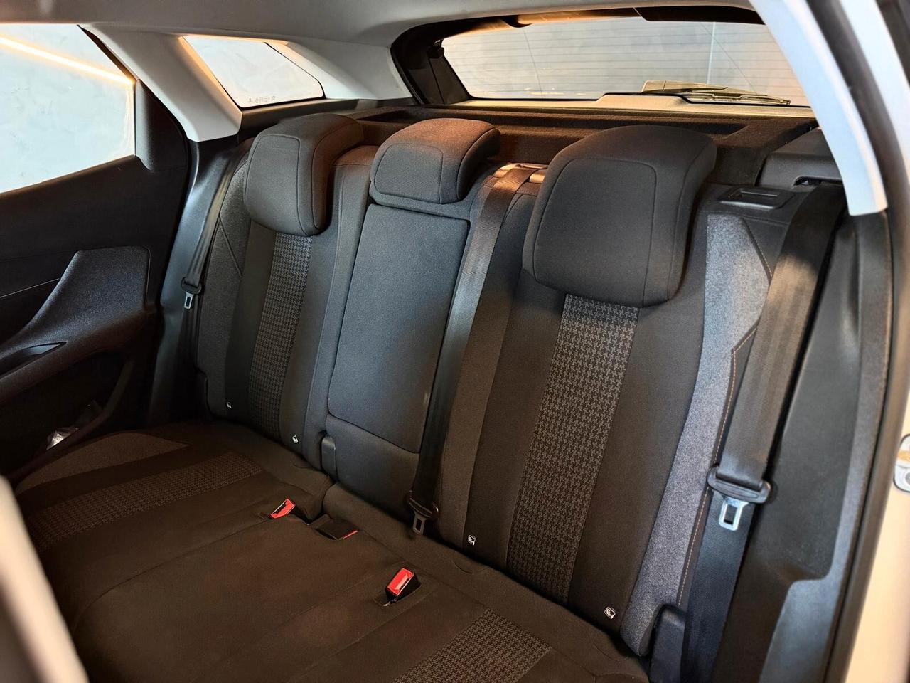 Peugeot 3008 BlueHDi 130 S&S Business