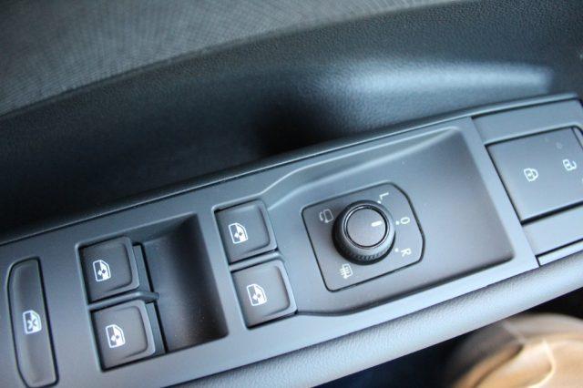 VOLKSWAGEN T-Roc 1.5 eTSI ACT DSG Life-KM0