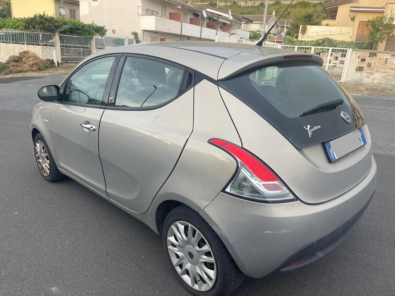 Lancia Ypsilon 1.3 MJT 16V 95 CV 5 porte
