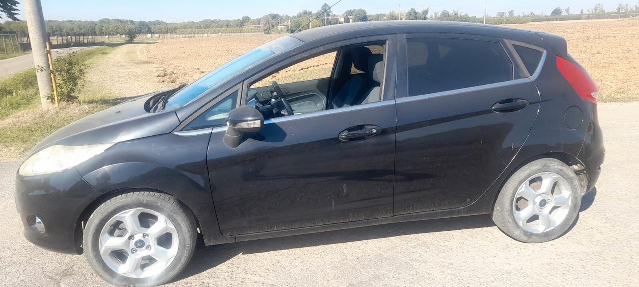 Ford Fiesta 1.2 82 CV 5 porte Titanium