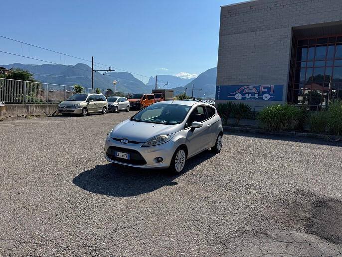 Ford Fiesta 1.2 16V 3p. Ghia