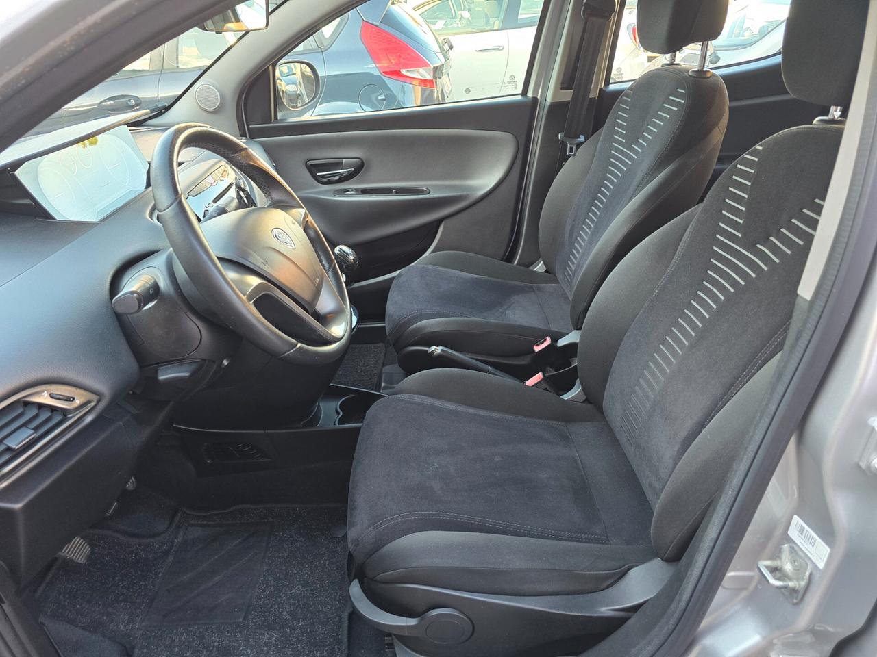 Lancia Ypsilon 0.9 TwinAir 85cv full opt 2013