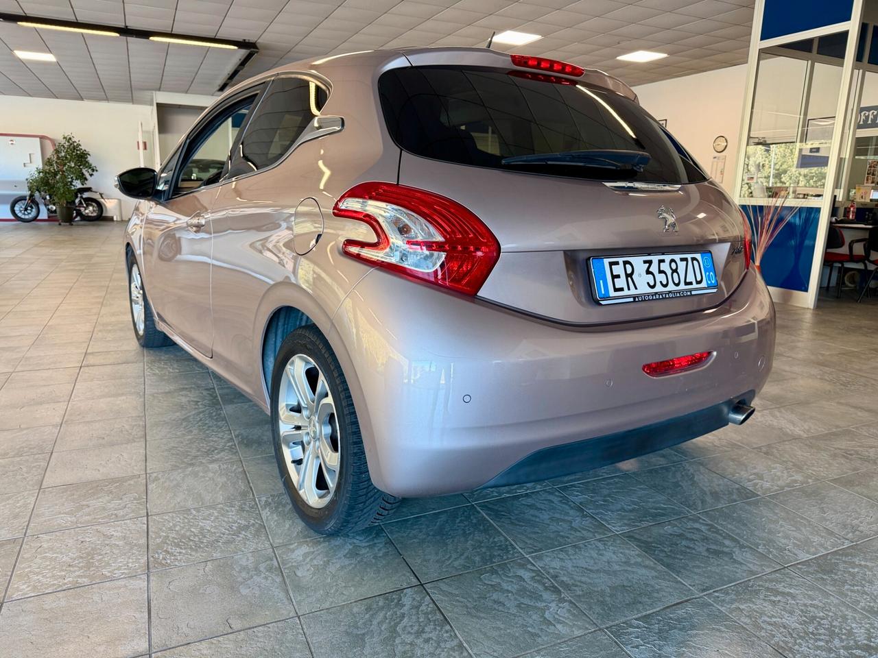 Peugeot 208 1.2 VTi 82 CV 3 porte Allure