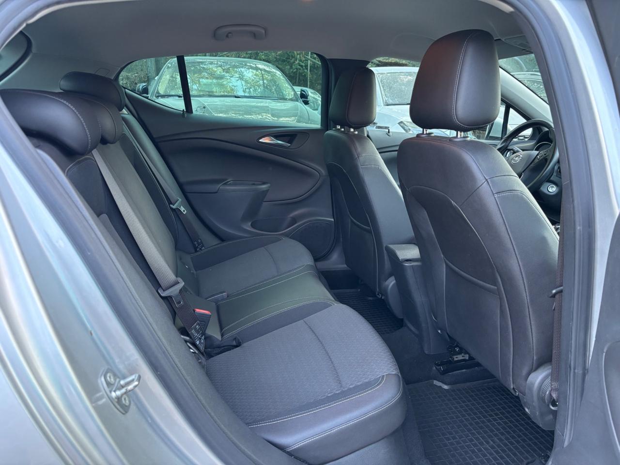 Opel Astra 1.6 CDTi 110CV 5 porte Innovation OK NEOPATENTATI