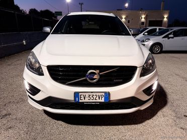 VOLVO XC60 D5 AWD Geartronic R-design Momentum