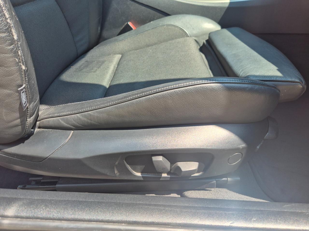 Bmw 325i -218CV Coupe' -AUTOMATICA-XENON-PELLE