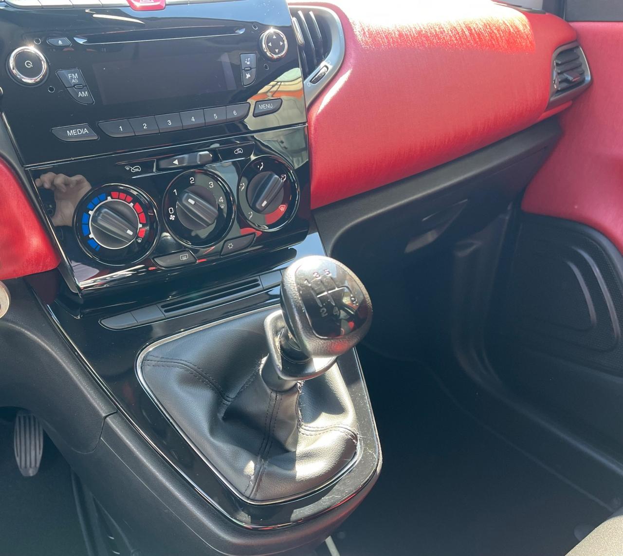 Lancia Ypsilon 1.2 69 CV Black/Red-km72000-