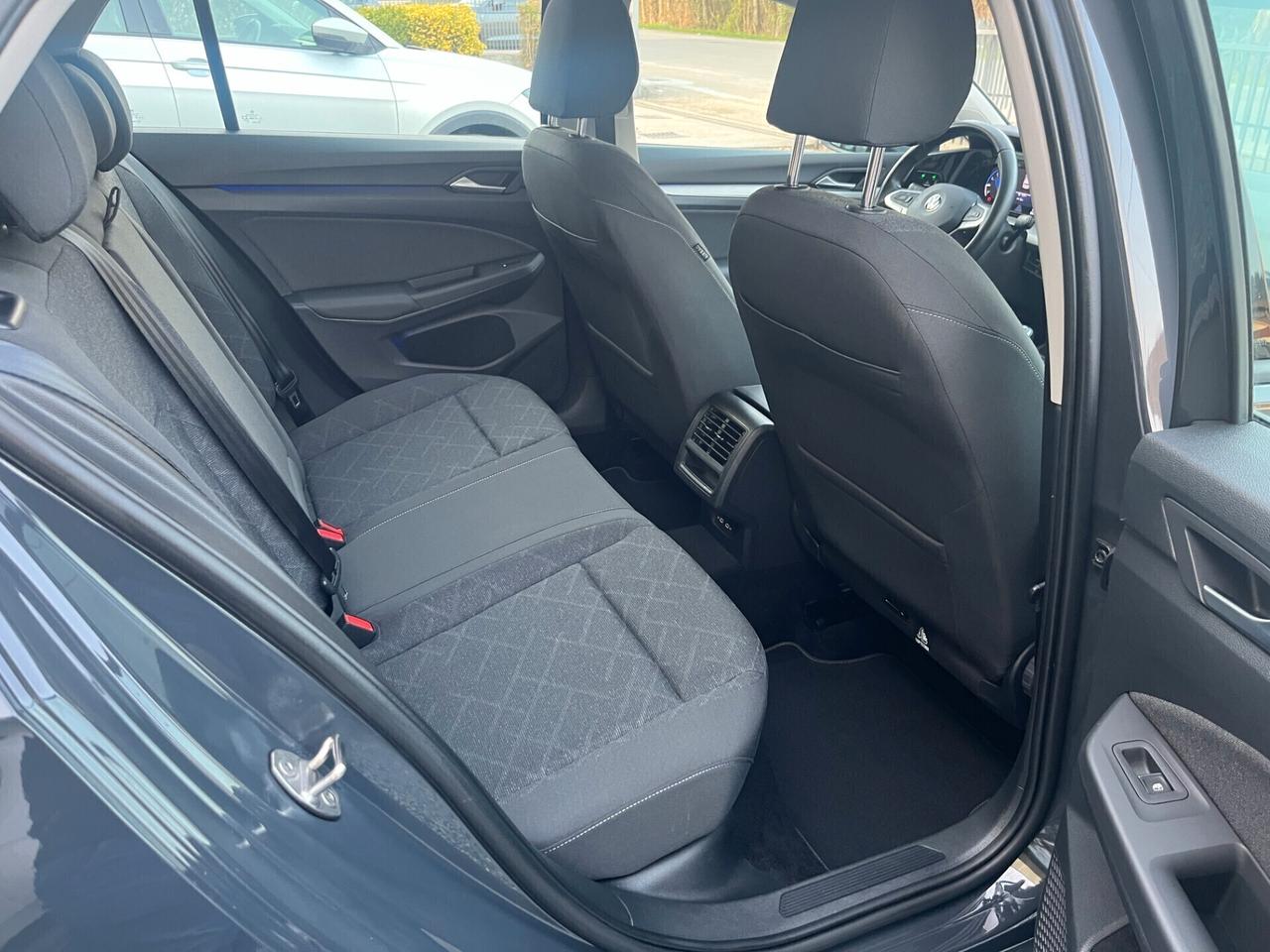 Volkswagen Golf 1.0 TSI EVO 08/2022**km 85325**