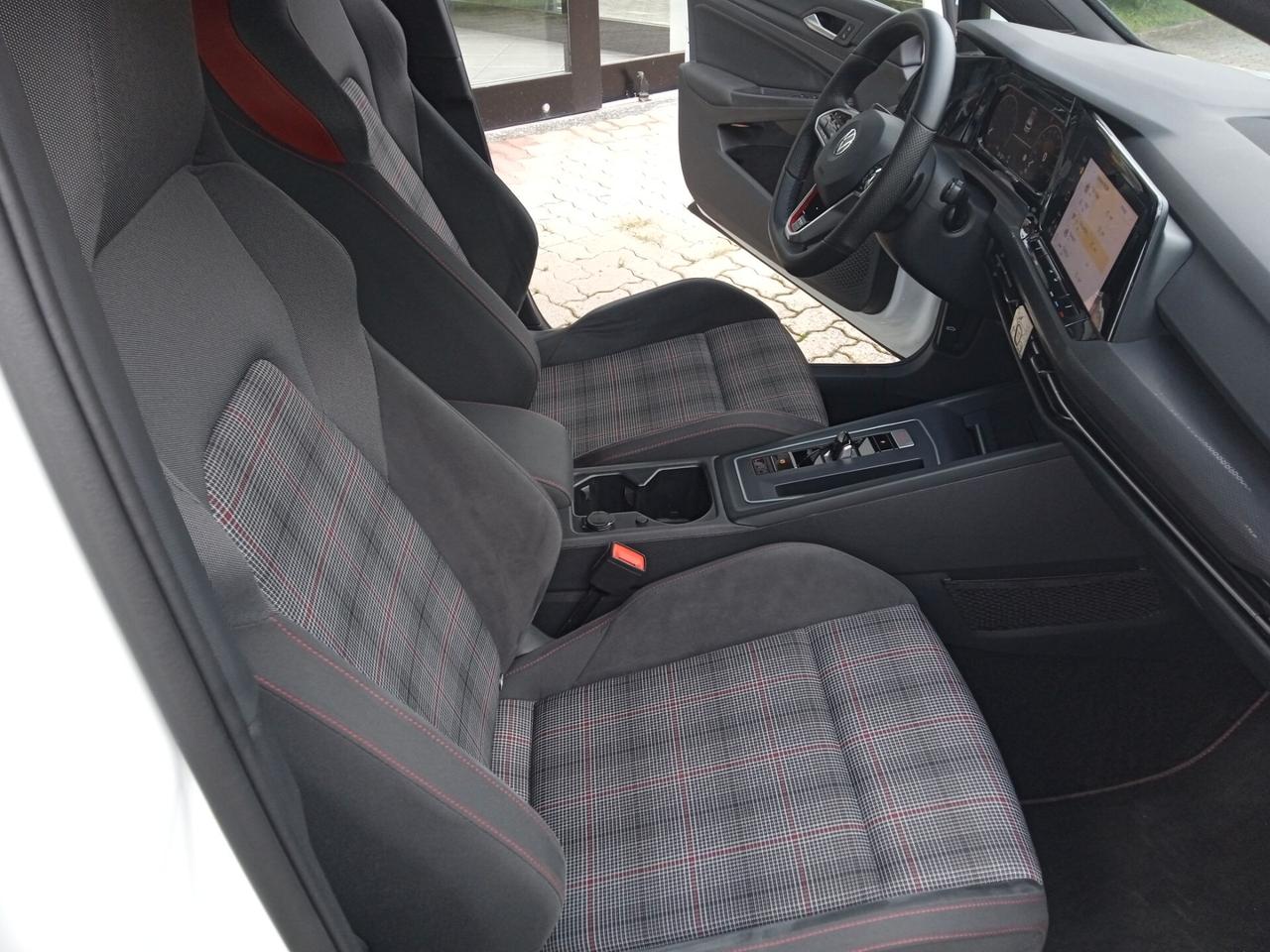 Volkswagen Golf GTI FULL LED APPLE CAR PLAY GUIDA DI 2°LIVELLO SENS PARK DOPPI SEDILI RISCALDATI IN ARRIVO OPZIONABILE