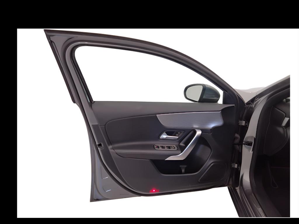 Mercedes-Benz Classe A - W177 2018 - A 180 d Sport auto