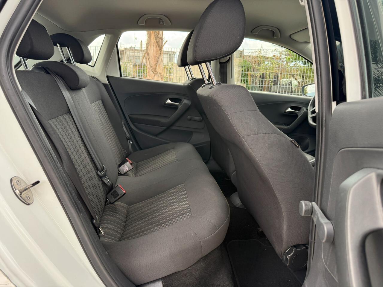VOLKSWAGEN POLO ANNO 2015 1.0 BENZINA 60 CV
