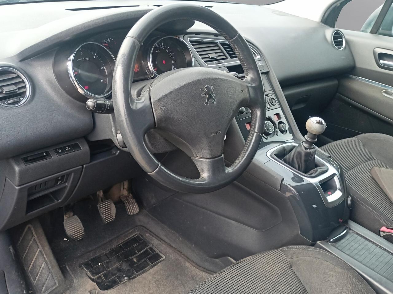 Peugeot 5008 1.6 HDi 112CV Allure