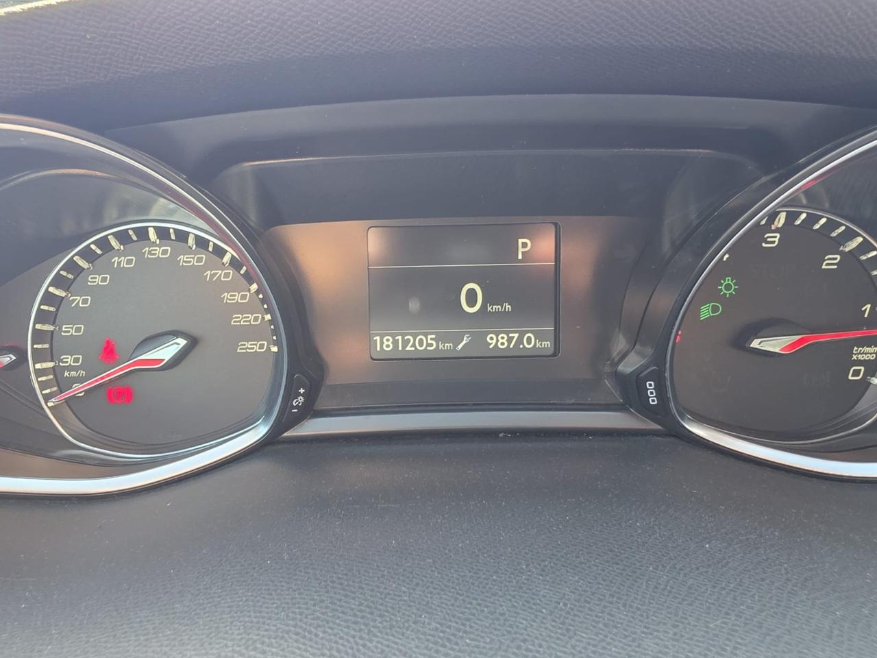 Peugeot 308 BlueHDi 120 S&S EAT6 SW Allure