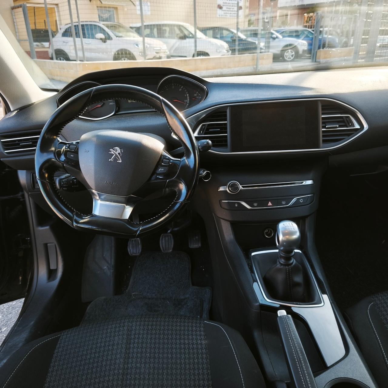 Peugeot 308 BlueHDi 130 S&S Business