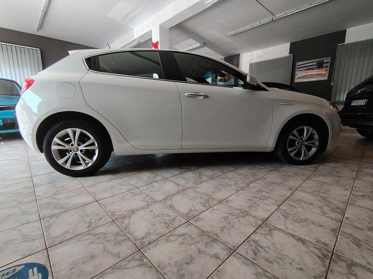 Alfa Romeo Giulietta 1.6 JTDm-2 105 CV Distinctive