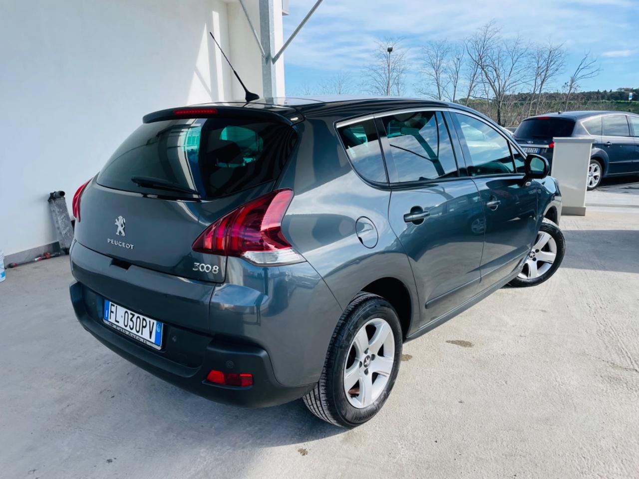 Peugeot 3008 1.6 HDi 115CV Business