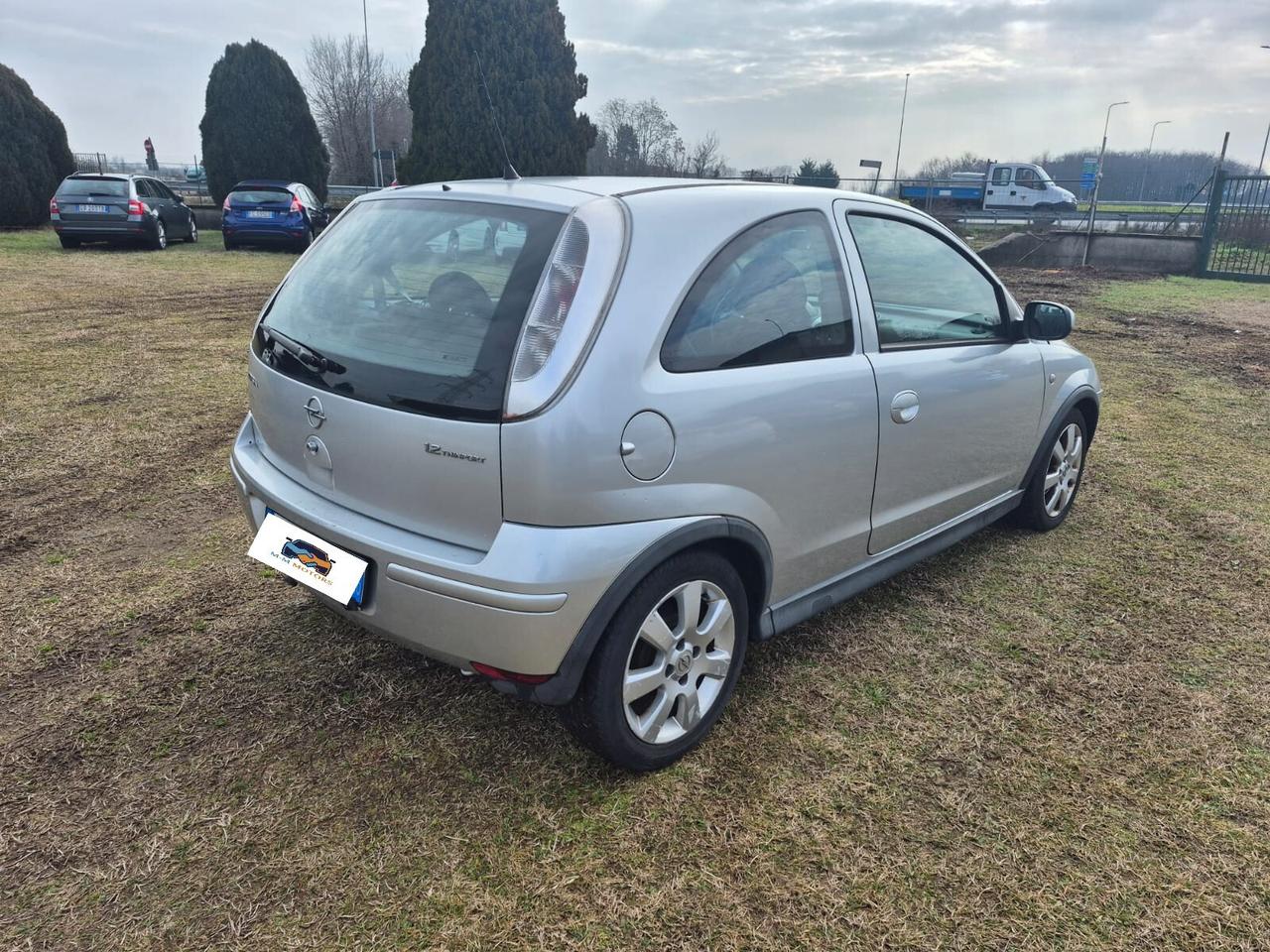Opel Corsa 1.2i Twinport CAMBIO AUTOMATICO