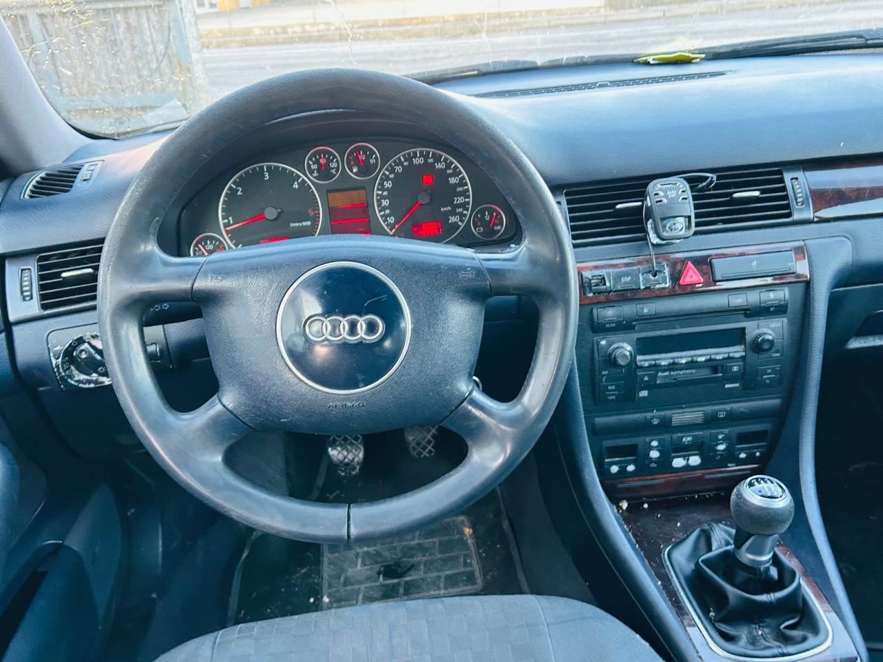 Audi A6 2.5 V6 TDI cat Avant 155CV