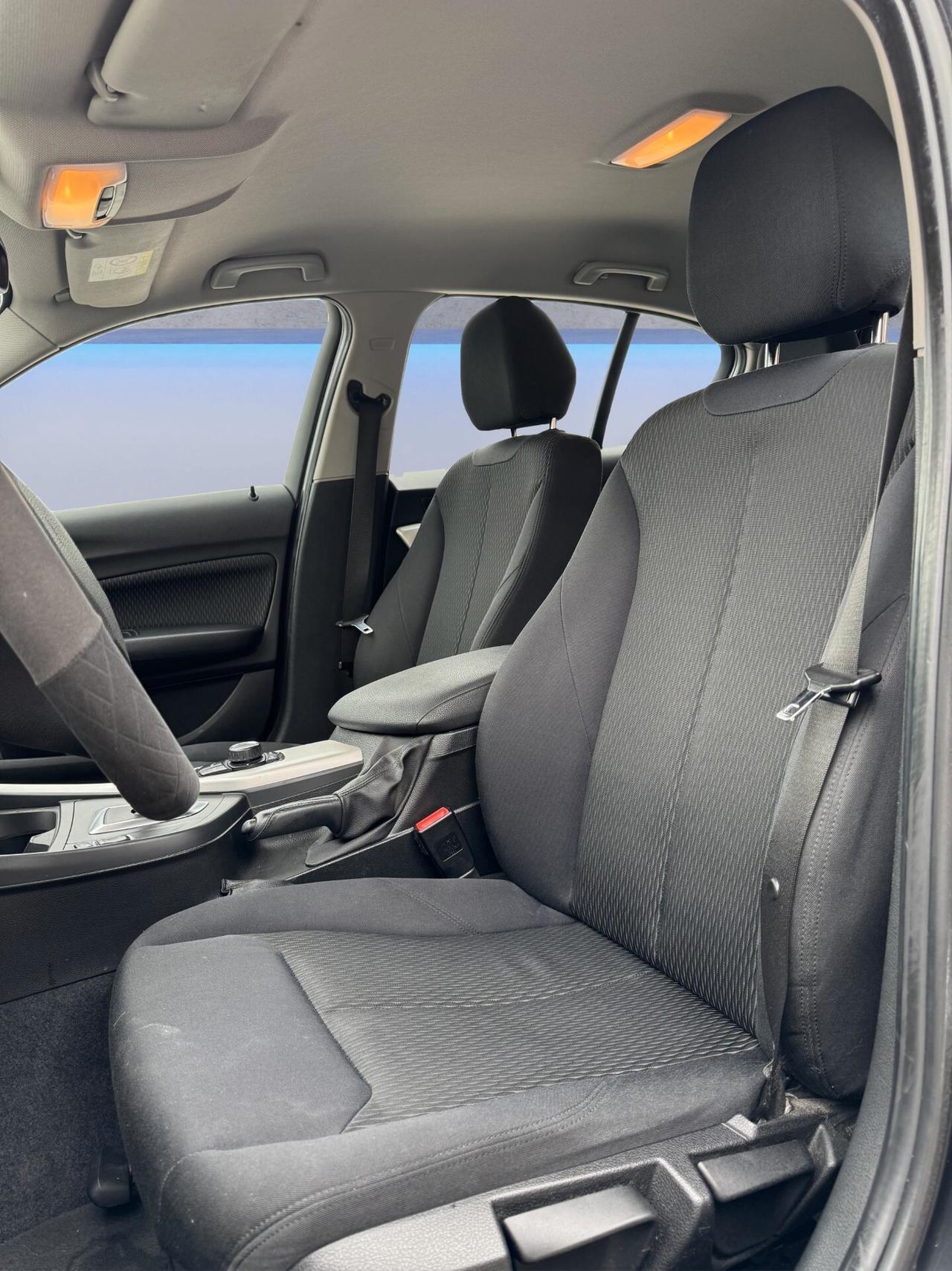 Bmw 118 118d 5p. Urban