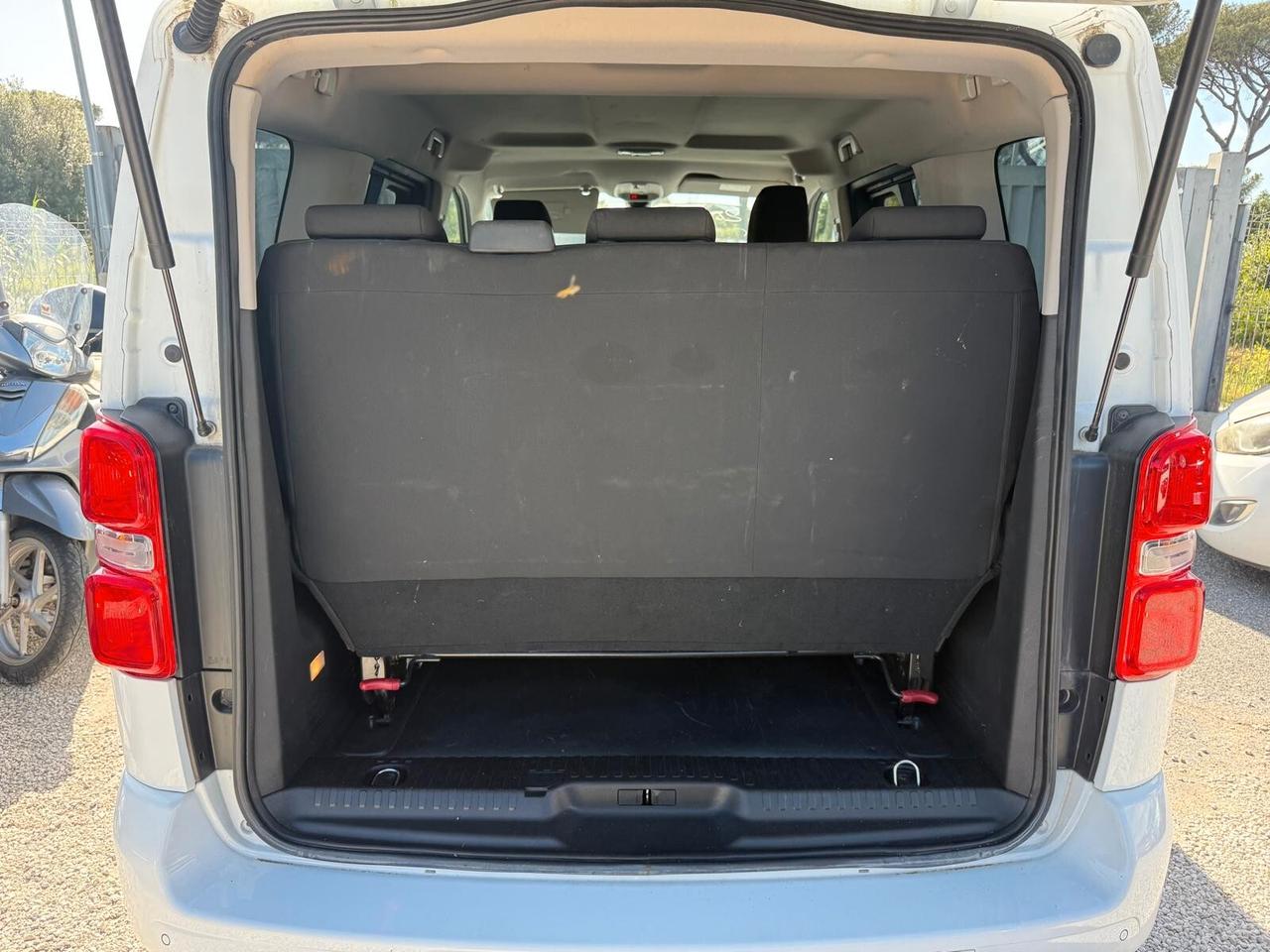 Peugeot Traveller BlueHDi 120 S&S Compact Active