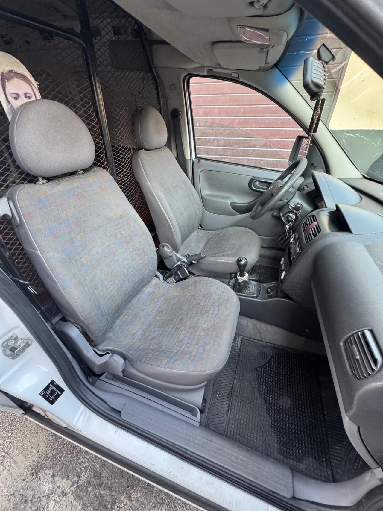 Opel Combo 1.7 DI 4p. Van Vetrato