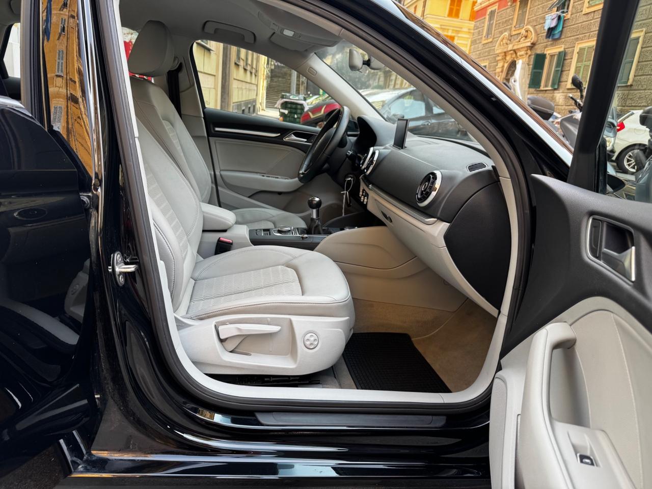 Audi A3 Sedan 2.0 TDI 150CV MANUALE 6M- PERMUTABILE