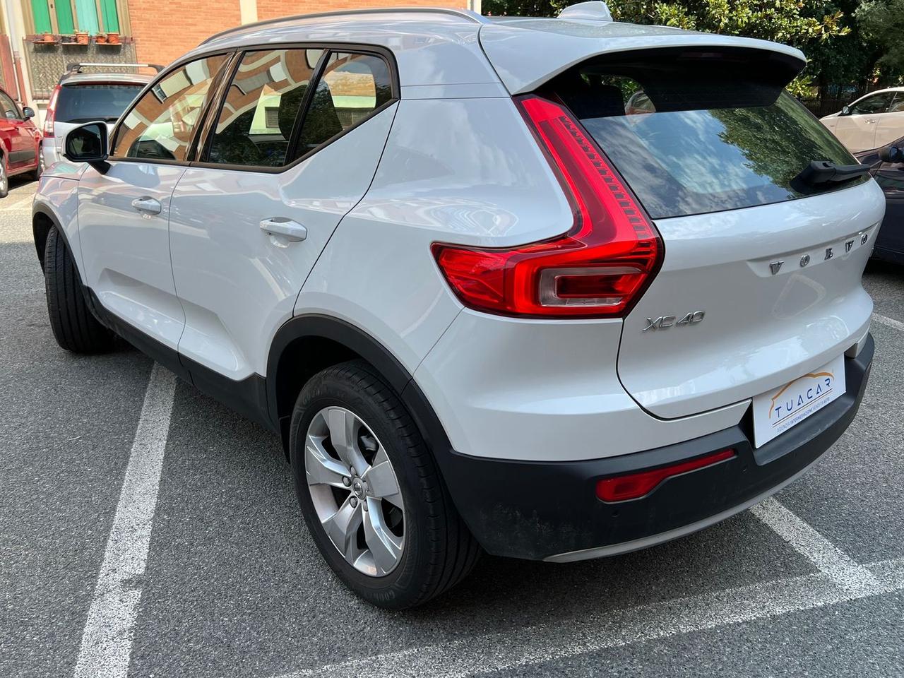 Volvo XC40 Business Plus D3 #12032