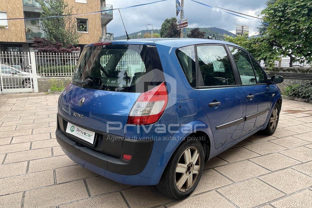 RENAULT Scénic 1.6 16V Confort Authentique