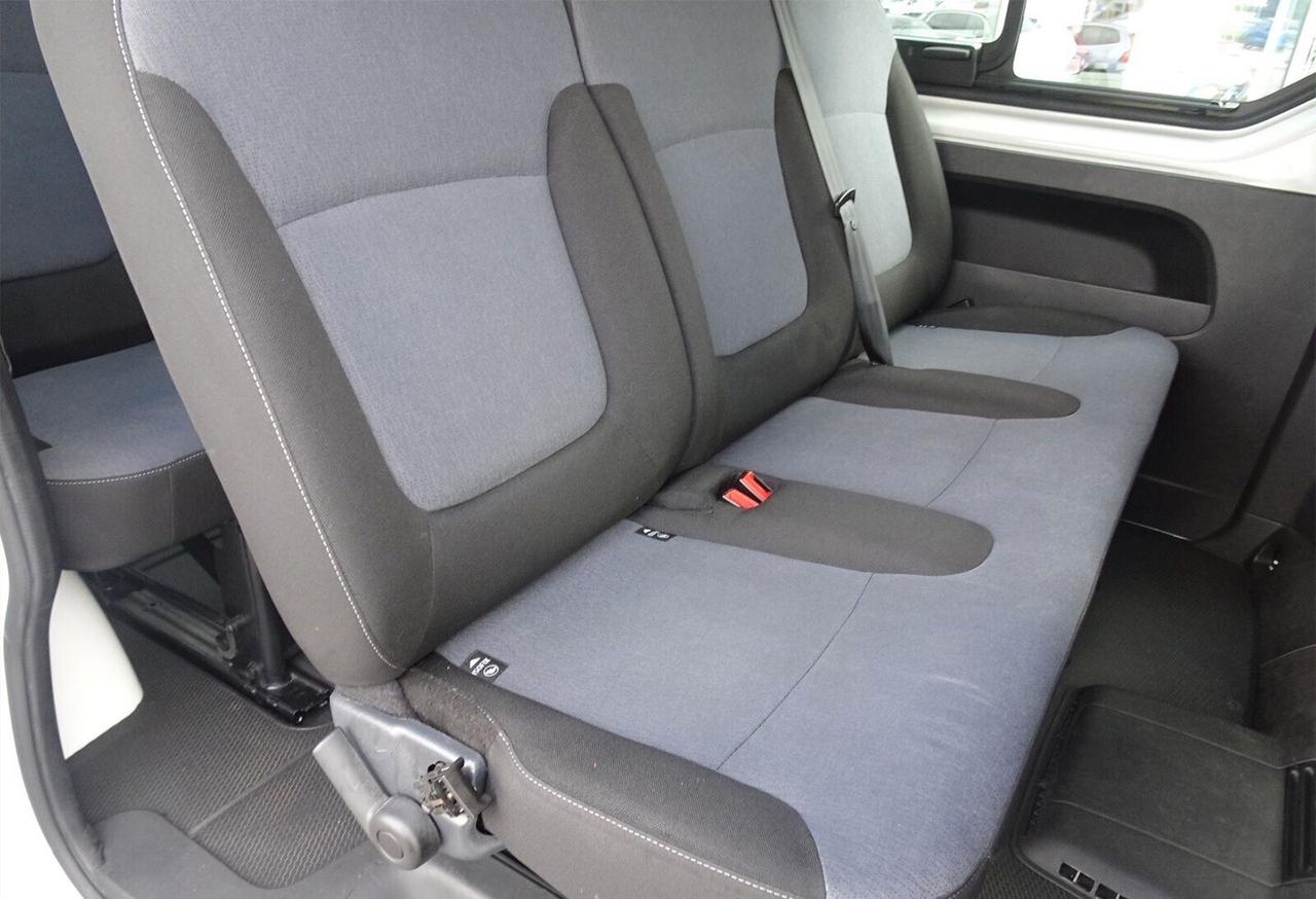 Opel Vivaro Combi 8 posti