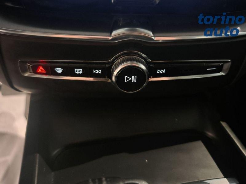Volvo XC60 B4 automatico Momentum