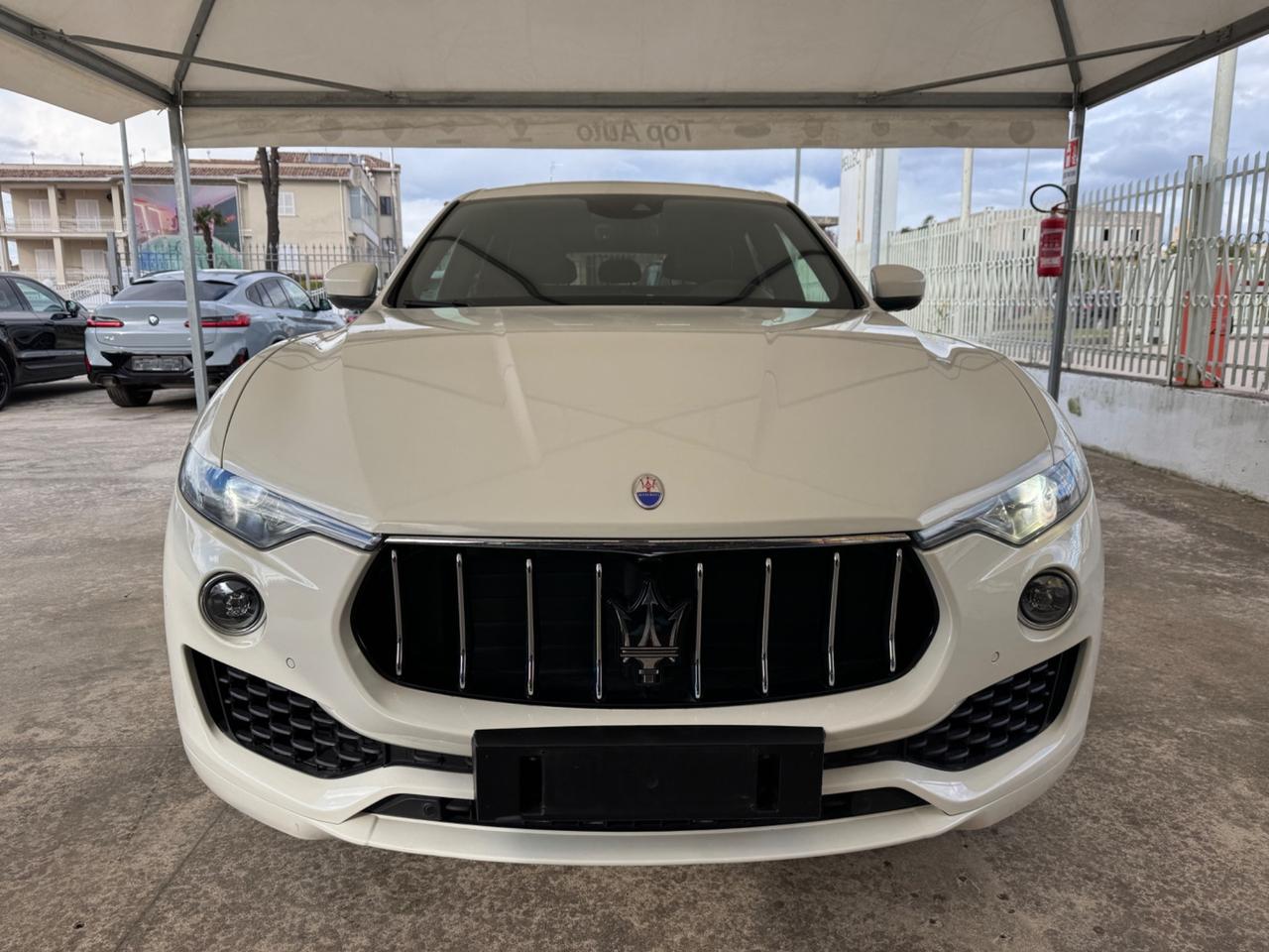 MASERATI LEVANTE V6 275 CV AWD GRANLUSSO / TETTO