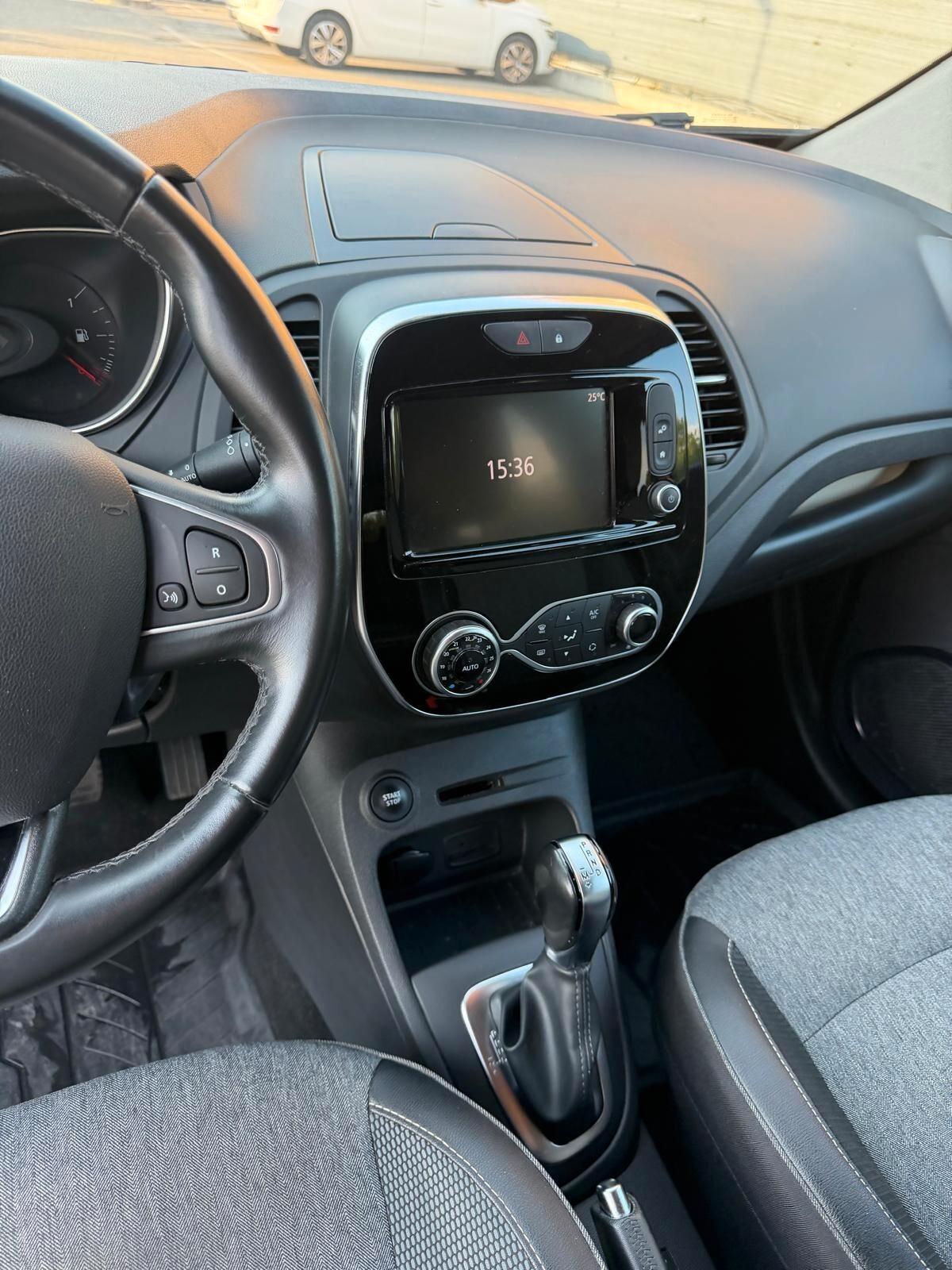 Renault Captur 1.3 TCE - AUTOMATICA - NAV. - 12 MESI DI GARANZIA -