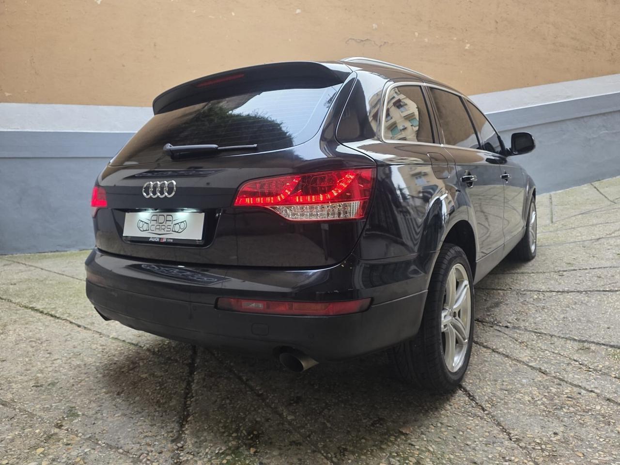 AUDI Q7 3.0 TDi S line- 7 POSTI