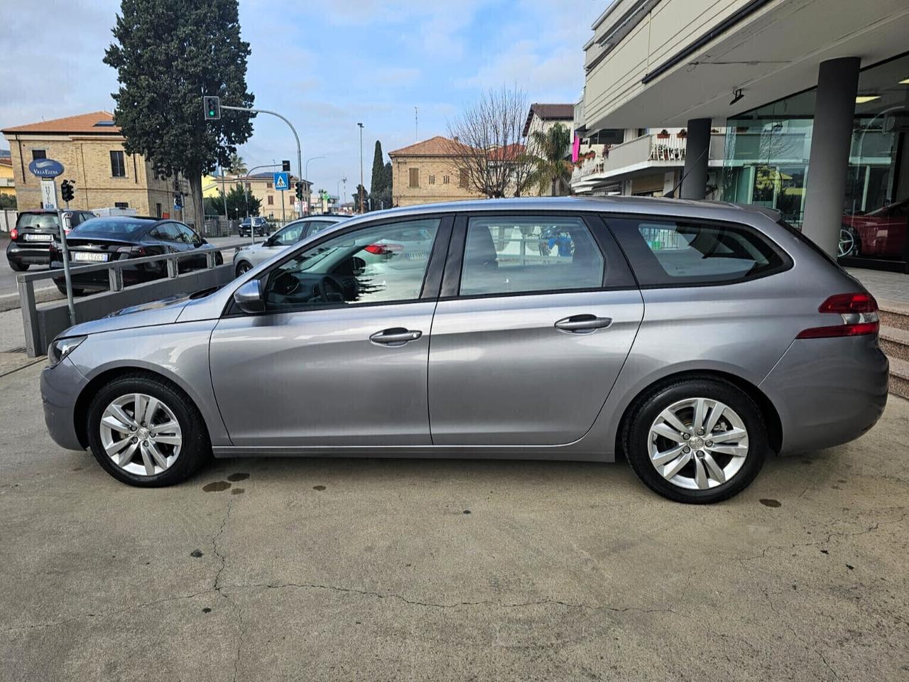 Peugeot 308 BlueHDi 120 EAT6 SW Business