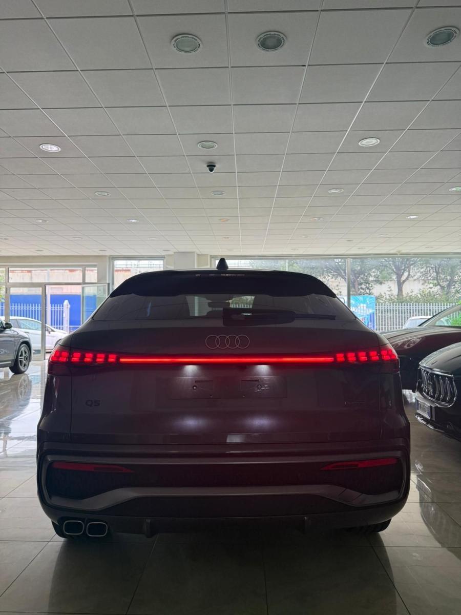 AUDI - Q5 - 40 TDI 204CV qu. S tr. S line