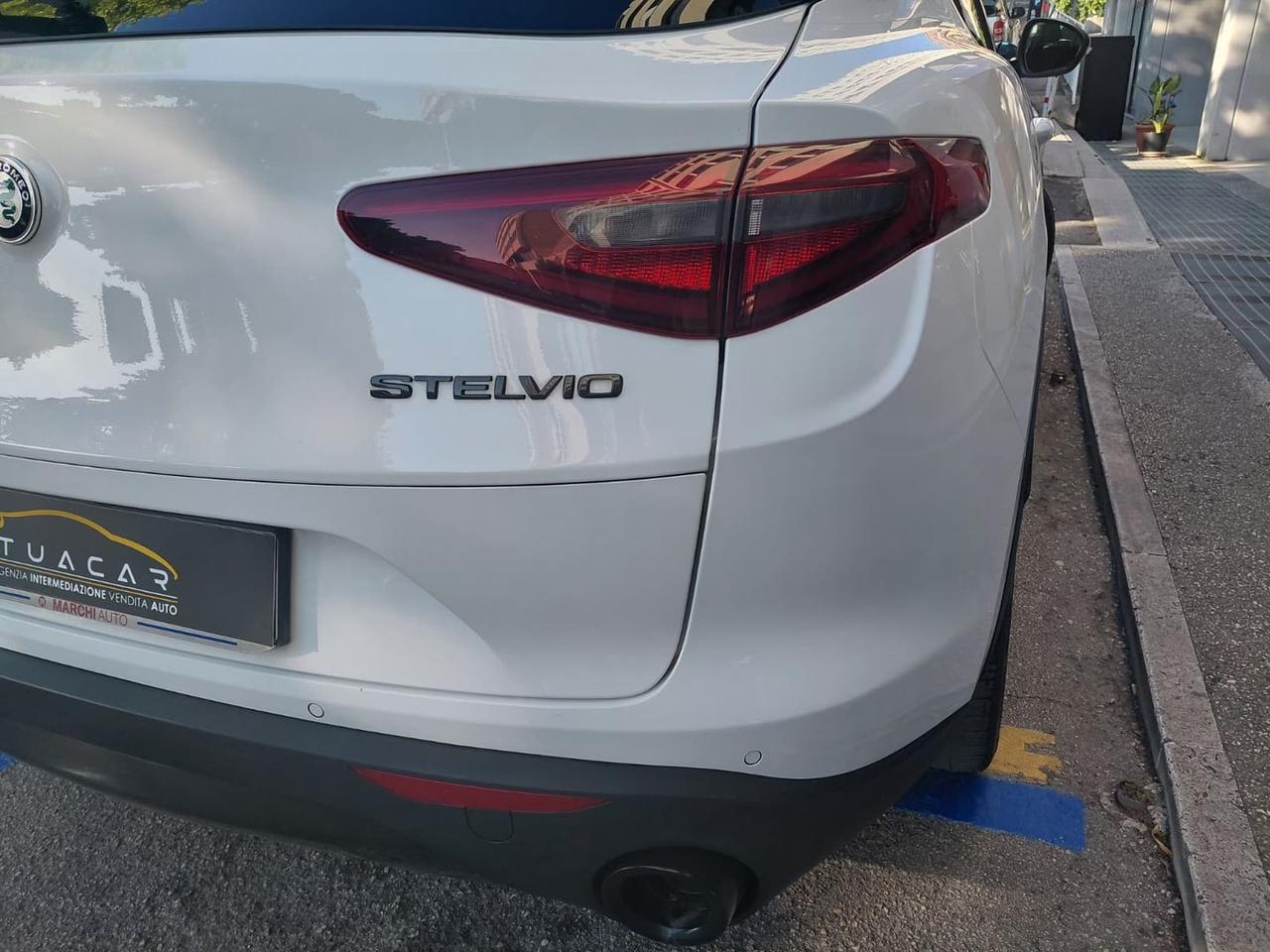 Alfa Romeo Stelvio Executive 2.2 #11109