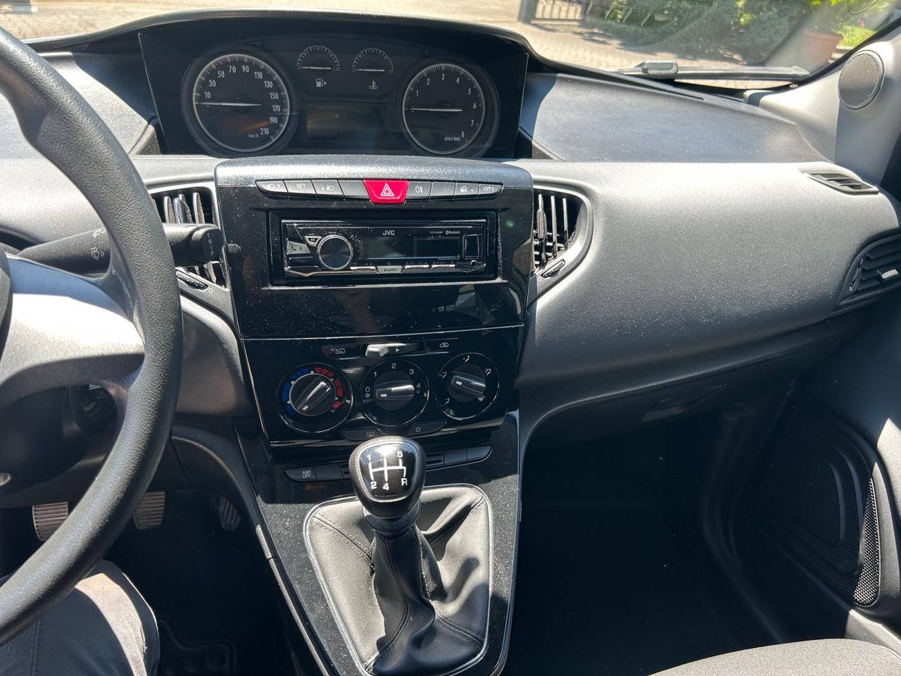 Lancia Ypsilon 1.2 69 CV 5 porte Silver