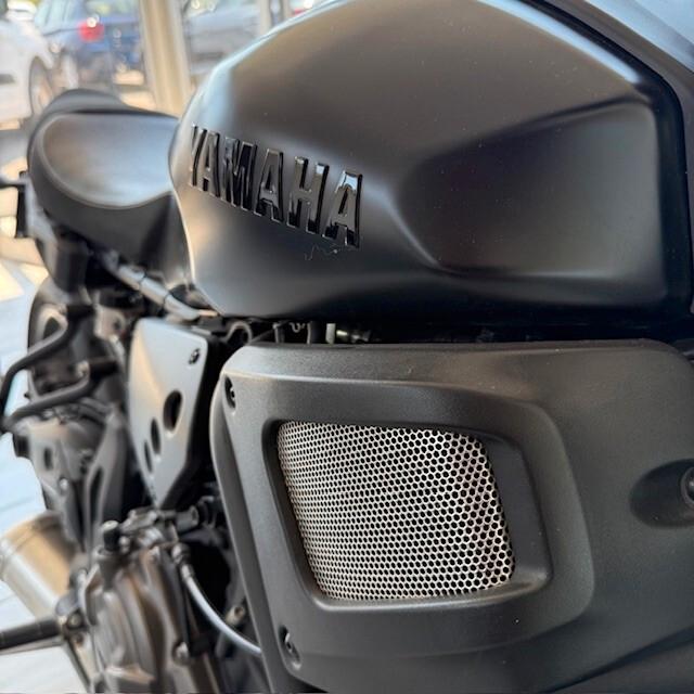 YAMAHA XSR 700