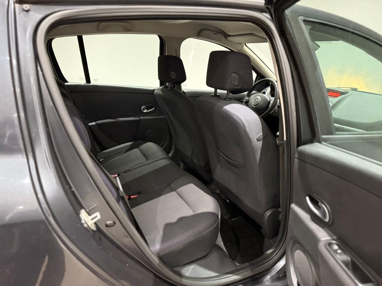 Renault Clio 1.2 (55cv/75kw) 16v Per Neopatentati