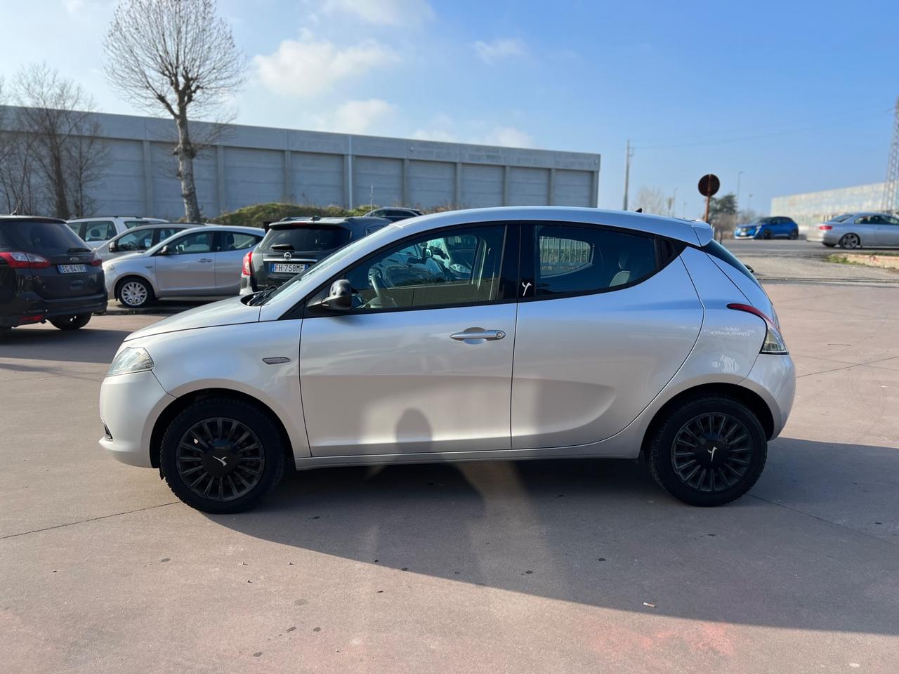 Lancia Ypsilon 1.2 69 CV 5 porte GPL Ecochic Silver