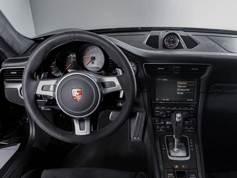 Porsche 911 991 Carrera 4 GTS Coupé 3.8 PDK