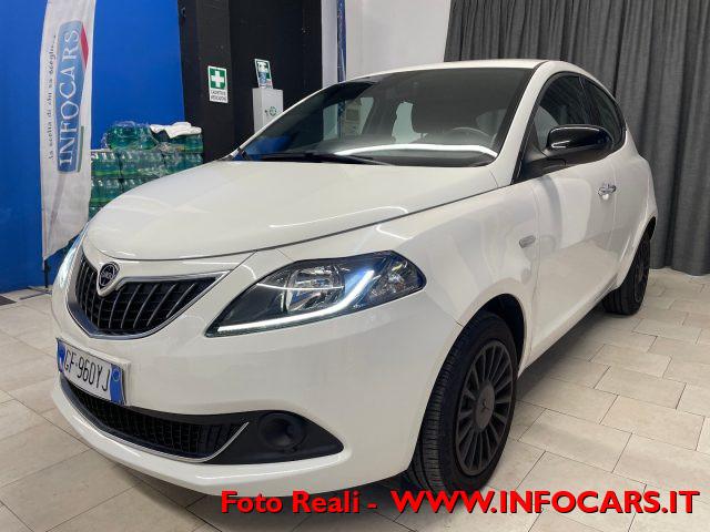 LANCIA Ypsilon 1.0 FireFly 5 porte S&S Hybrid Ecochic Silver