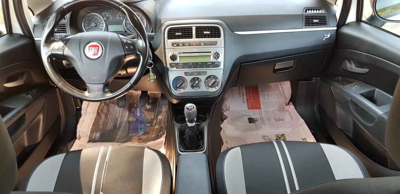 Fiat Grande Punto 1.3 MJT 90 CV 5 porte cruise control,cerchi in lega da 16, mp3,usb,comandi al volante