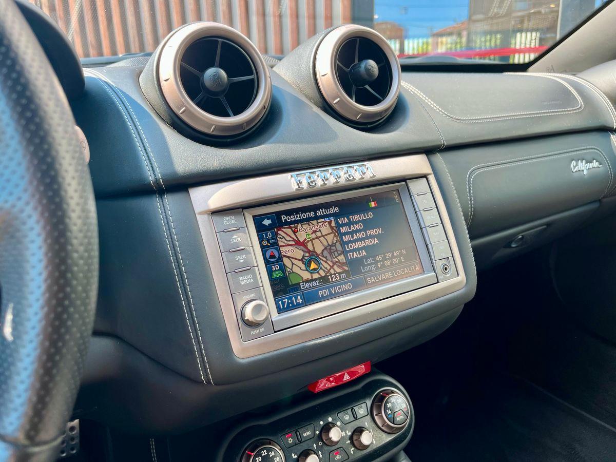FERRARI California 4.3 dct