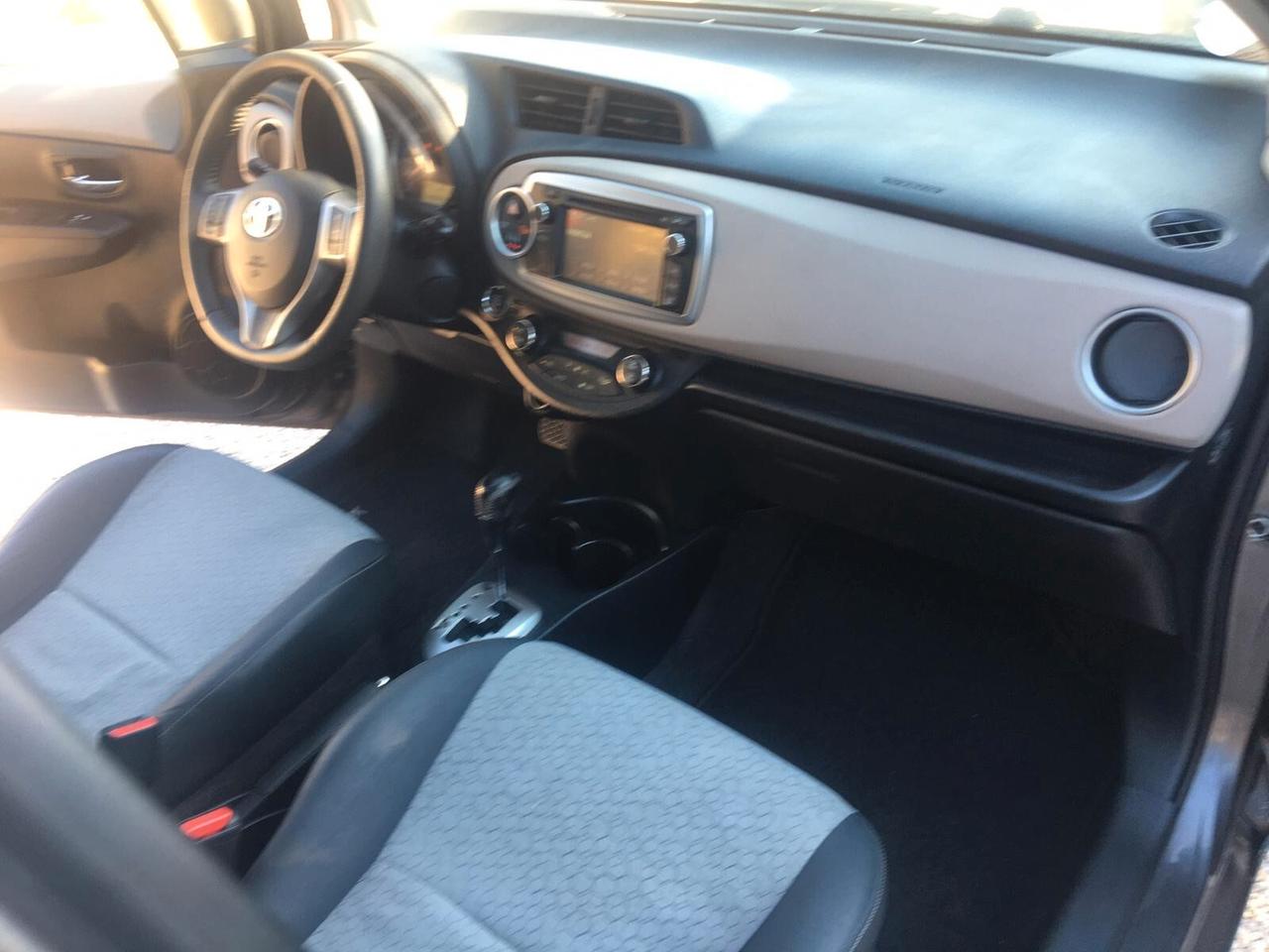 Toyota Yaris 1.3 5 porte Lounge CVT Stop & Start